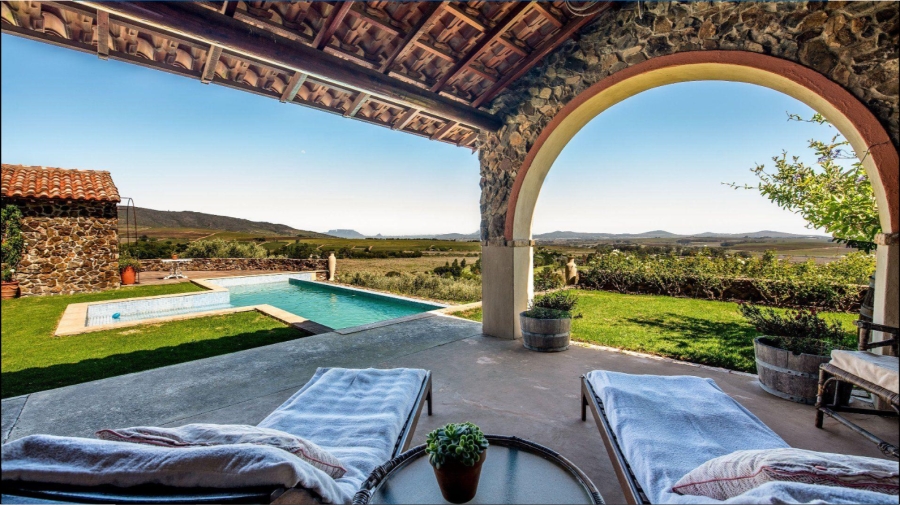 6 Bedroom Property for Sale in Devonvallei Western Cape